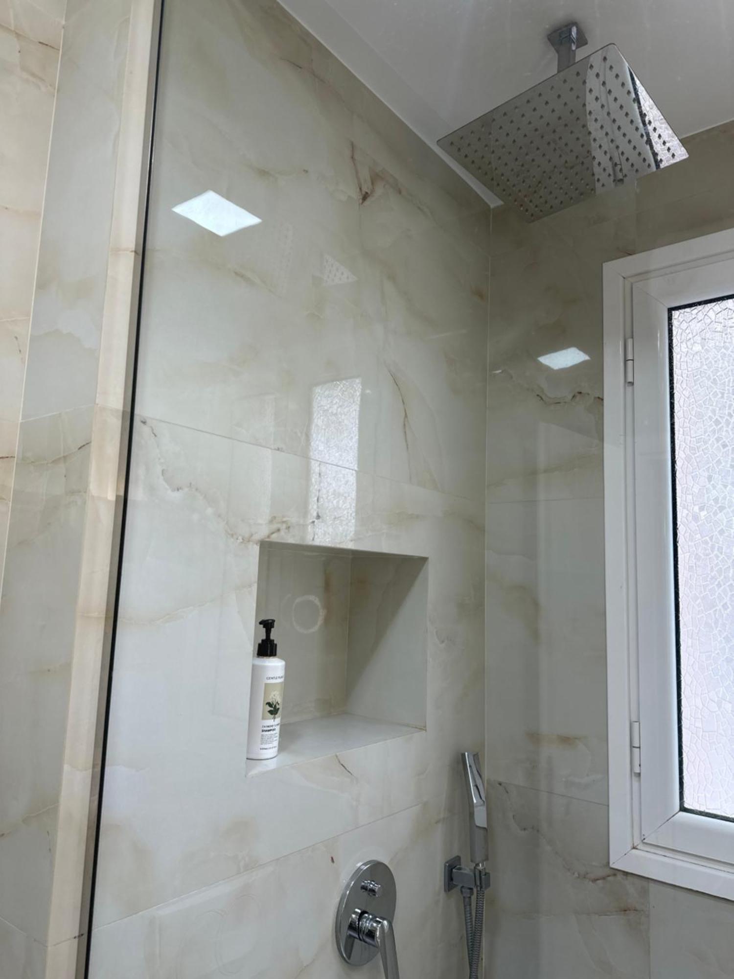 Lungomare Luxury Sea View Apartaments Vlore Exterior photo